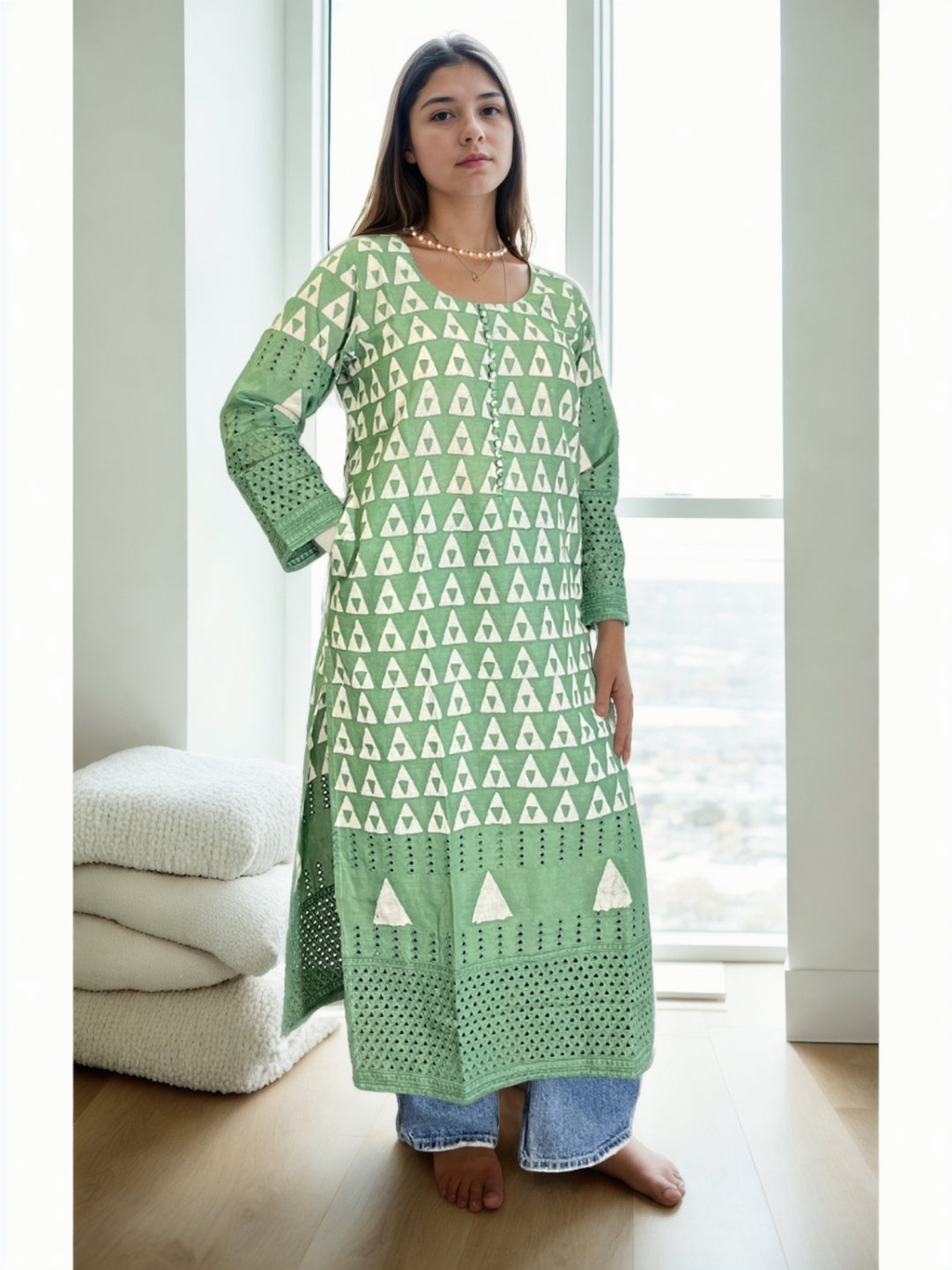 Saag Cotton To Chikankari Kurti